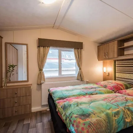 Holiday home Fuer Zwei Erwachsene Und Zwei Mit Terrasse